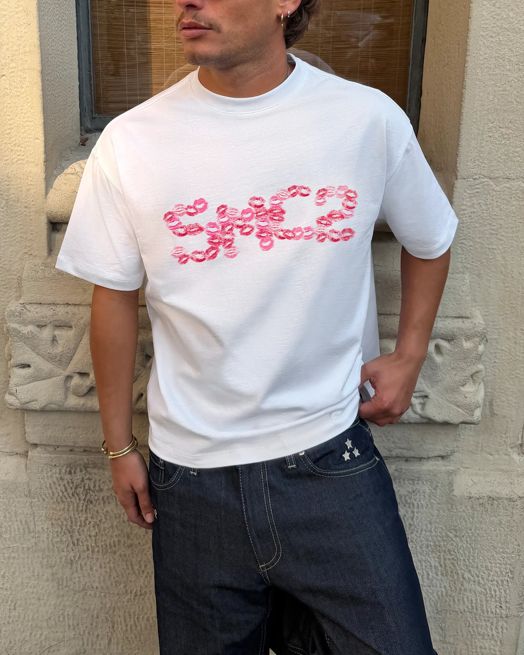 Kisses Tee - 5mc2™