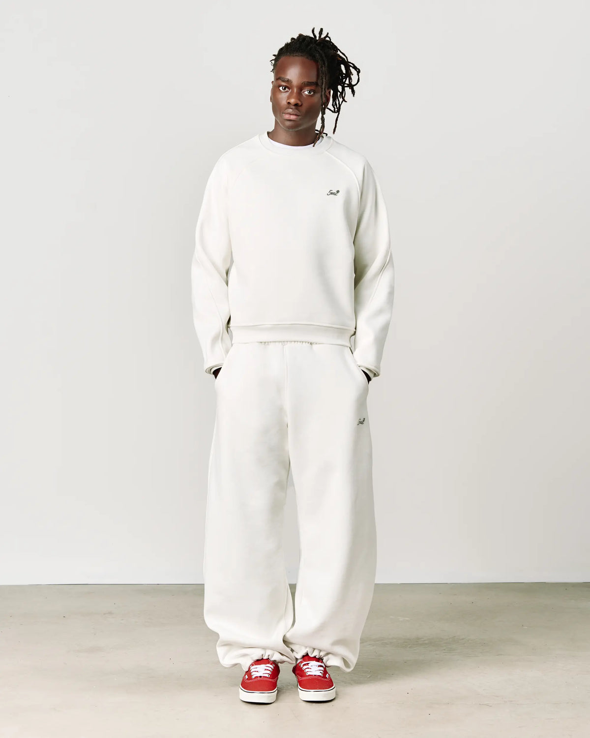 CLOUD STEPPER CREWNECK